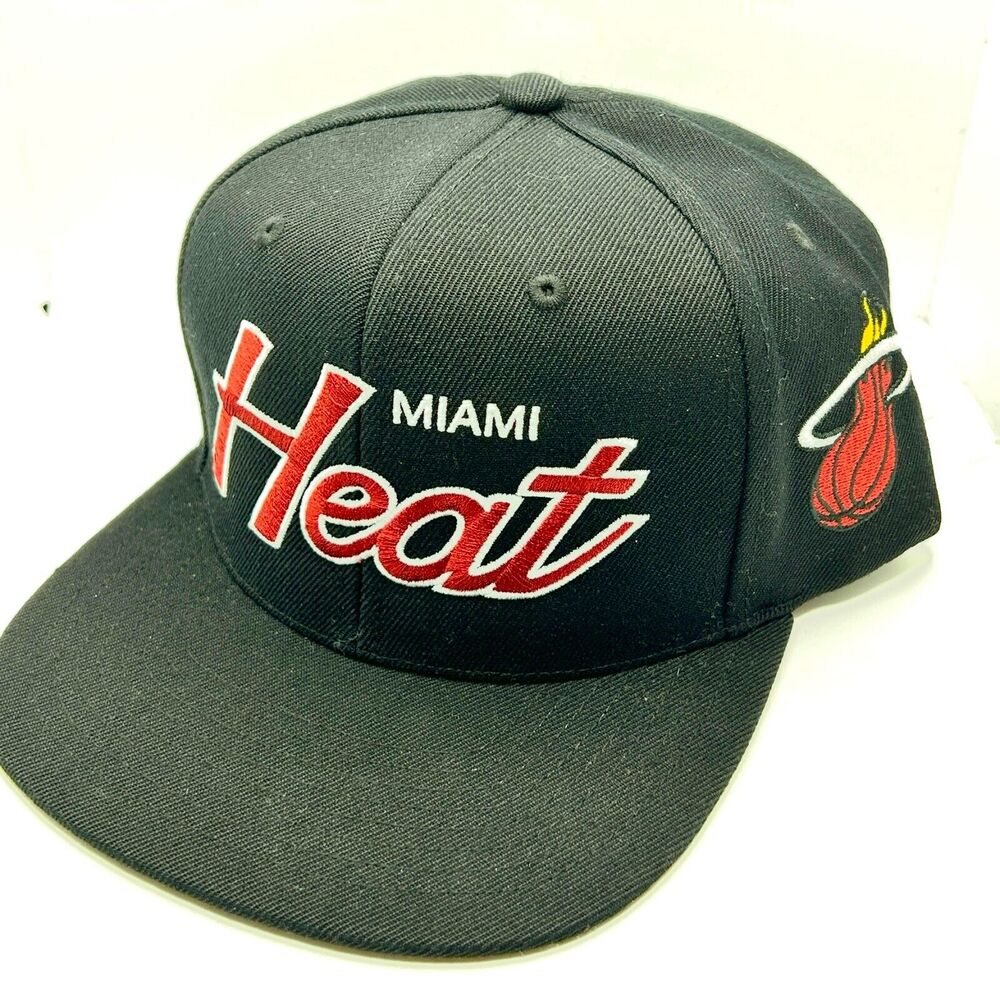 NEW Mitchell & Ness NBA Black Miami Heat Red Logo Baseball Cap Hat Adjustable